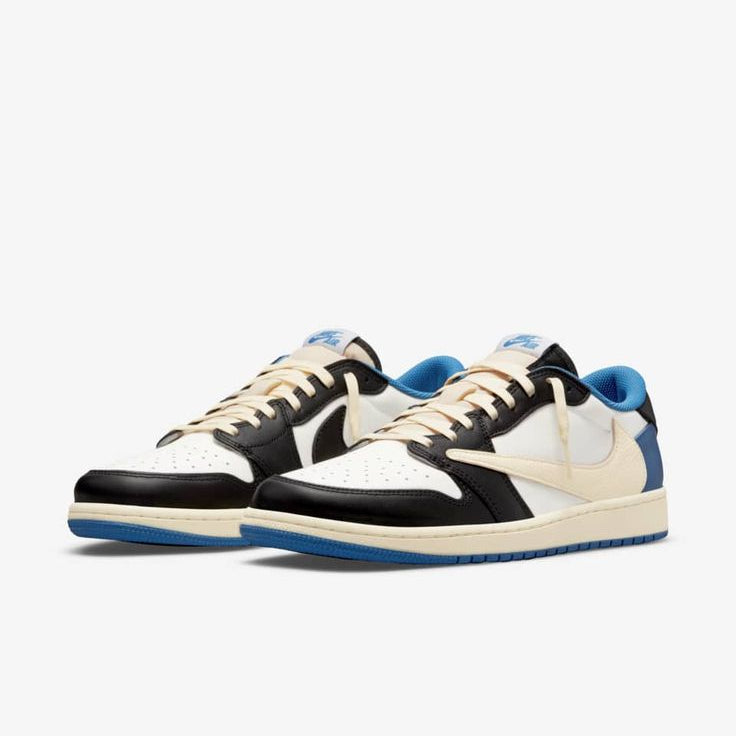 Dunk Low Travis Scott